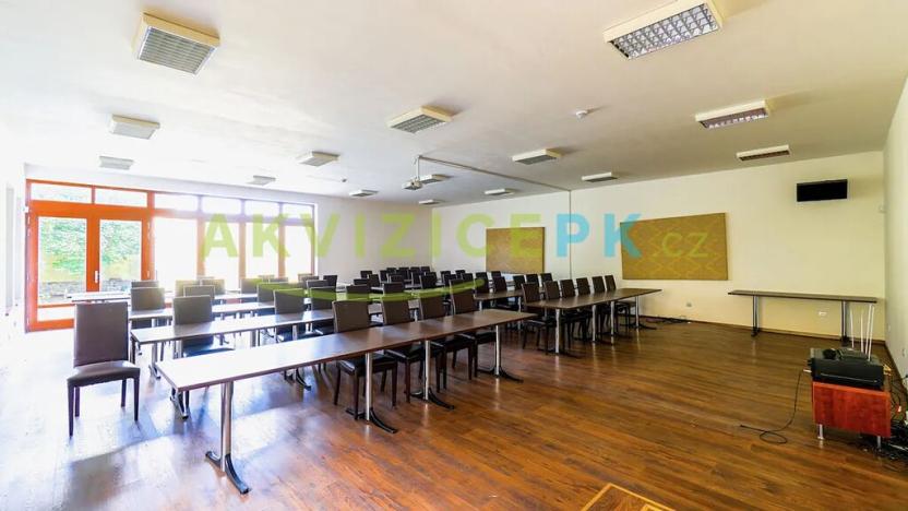 Prodej ubytování, Čechtice, nám. Dr. Tyrše, 1672 m2