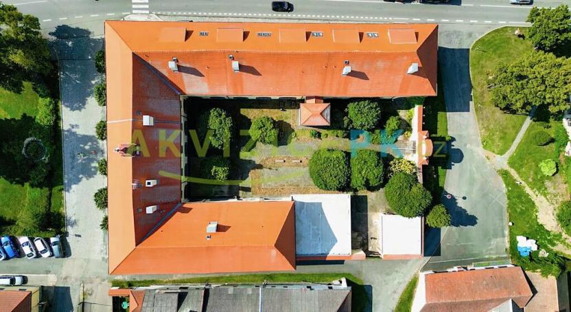 Prodej ubytování, Čechtice, nám. Dr. Tyrše, 1672 m2