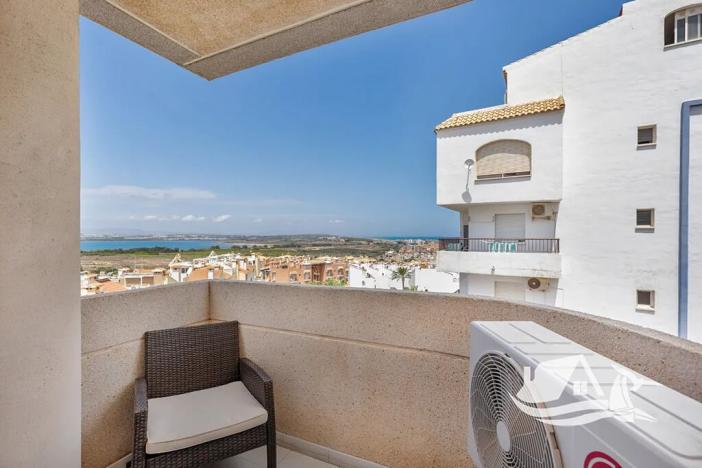 Prodej bytu 3+kk, Torrevieja, Španělsko, 45 m2