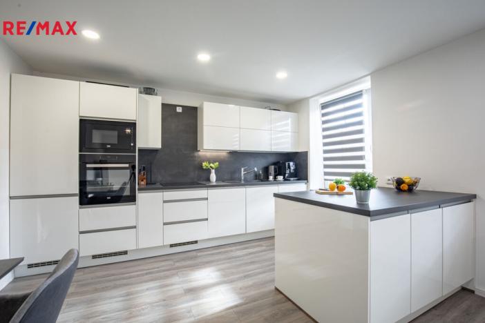 Prodej bytu 3+kk, Litvínov - Horní Litvínov, Podkrušnohorská, 76 m2