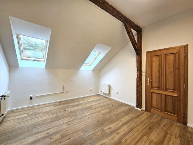 Pronájem kanceláře, Praha, Vinopalnická, 104 m2