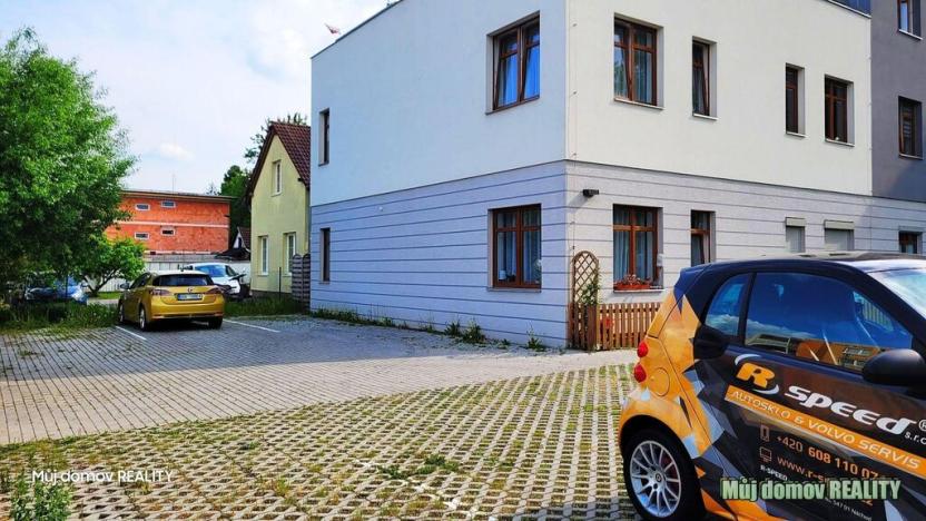 Prodej bytu 1+kk, Praha - Uhříněves, Bečovská, 32 m2