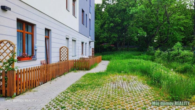 Prodej bytu 1+kk, Praha - Uhříněves, Bečovská, 32 m2