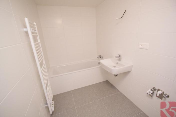 Pronájem bytu 2+kk, Praha - Modřany, Kolmanova, 61 m2