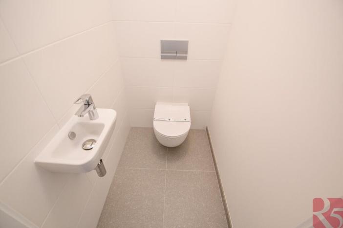 Pronájem bytu 2+kk, Praha - Modřany, Kolmanova, 61 m2