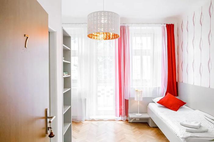 Pronájem bytu 1+kk, Praha - Nusle, Na Jezerce, 18 m2