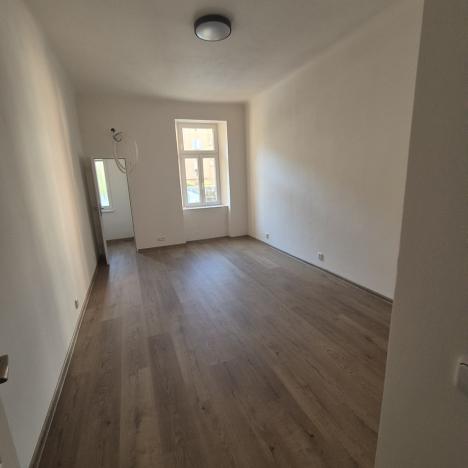 Pronájem bytu 1+1, Praha - Strašnice, Věšínova, 50 m2