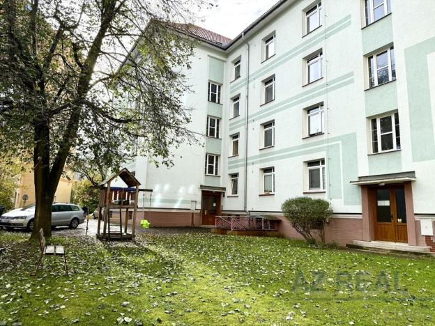 Prodej bytu 2+1, Liberec - Liberec III-Jeřáb, Slavíčkova, 76 m2