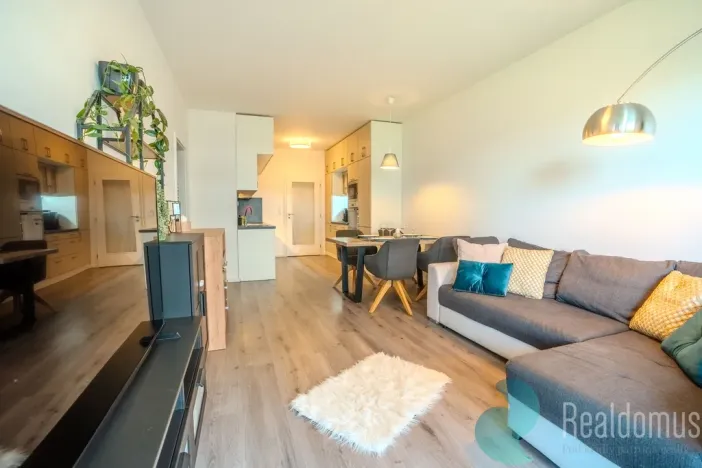 Prodej bytu 2+kk, Praha, Zvěřinova, 60 m2