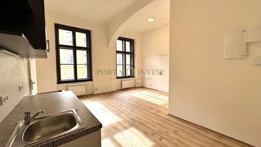 Pronájem bytu 2+kk, Praha - Nové Město, Žitná, 57 m2