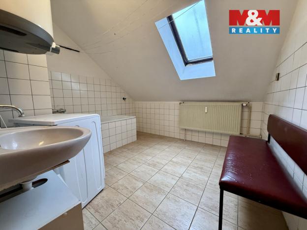 Pronájem bytu 3+1, Blatná, B. Němcové, 70 m2