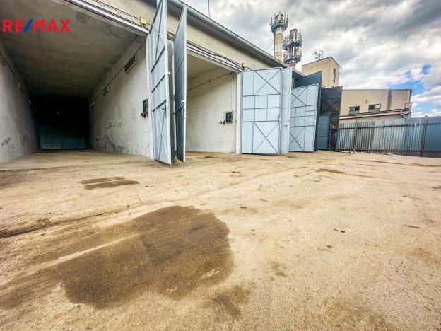 Pronájem garáže, Praha - Vinoř, Rosická, 69 m2