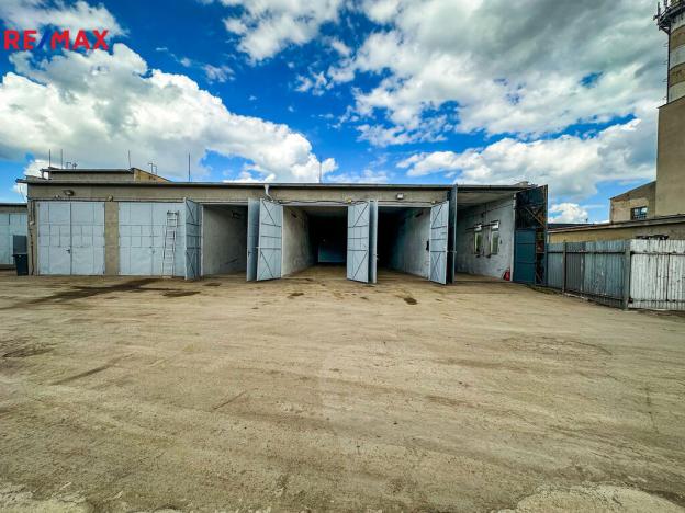 Pronájem garáže, Praha - Vinoř, Rosická, 69 m2