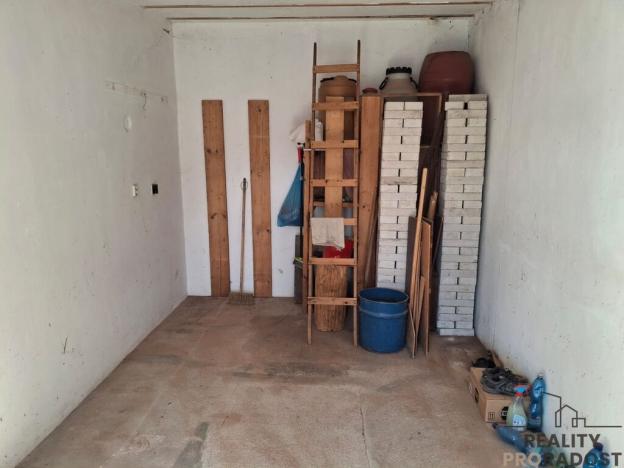 Pronájem garáže, Hodonín, 18 m2