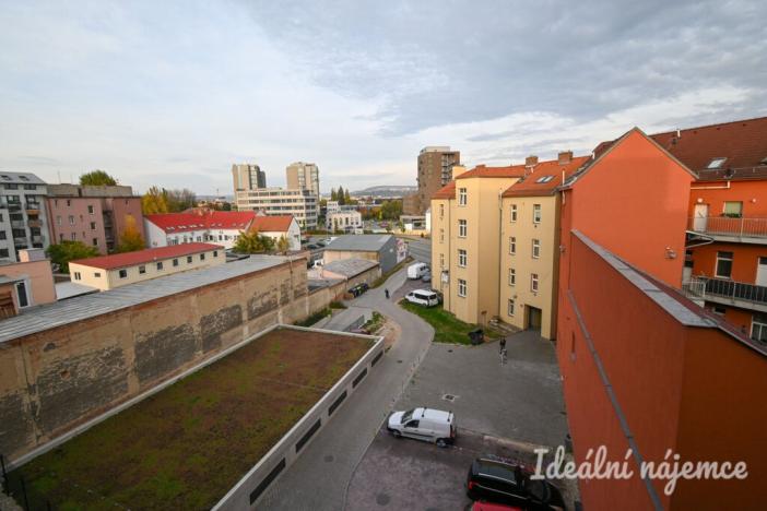 Pronájem bytu 1+kk, Brno, Dornych, 39 m2