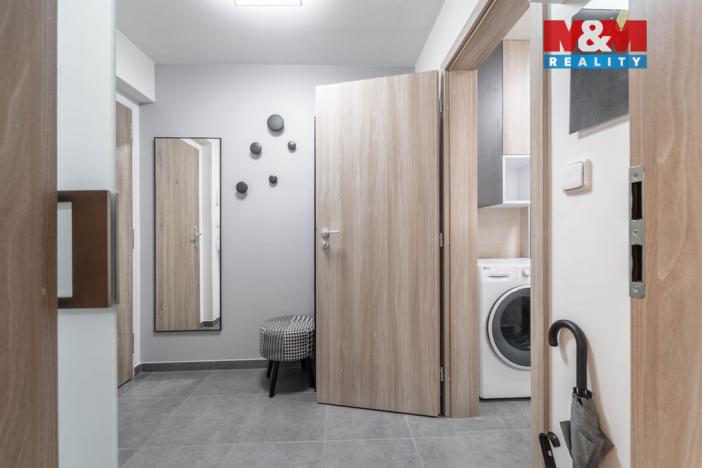 Prodej bytu 1+kk, Praha - Uhříněves, Oty Bubeníčka, 32 m2