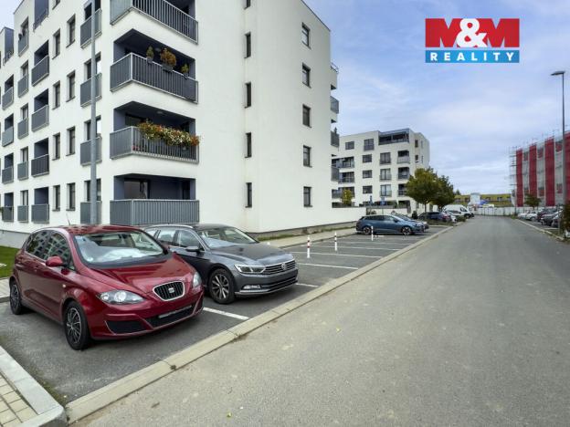 Prodej bytu 1+kk, Praha - Uhříněves, Oty Bubeníčka, 32 m2