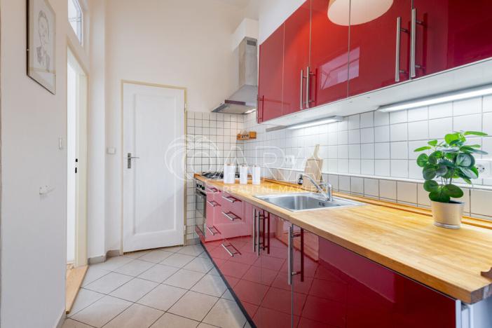 Prodej bytu 2+1, Praha - Vysočany, Novovysočanská, 50 m2