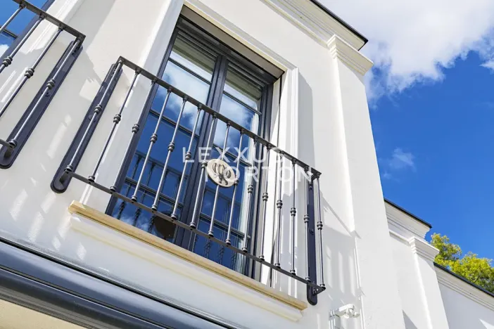 Pronájem vily, Praha - Dejvice, V Šáreckém údolí, 253 m2