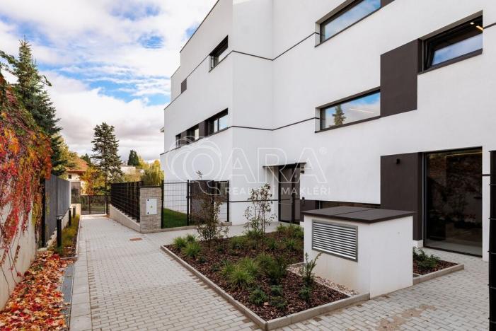 Pronájem bytu 2+kk, Praha - Troja, Pod Hrachovkou, 61 m2