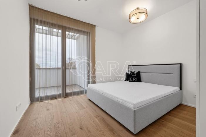 Pronájem bytu 2+kk, Praha - Troja, Pod Hrachovkou, 55 m2