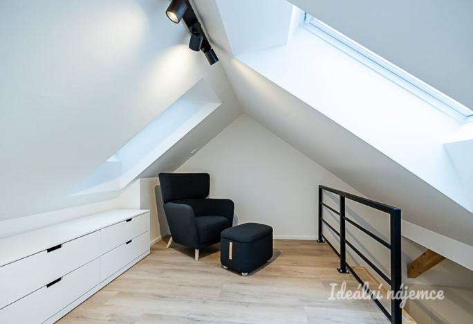 Pronájem bytu 1+kk, Praha - Záběhlice, Za návsí, 26 m2