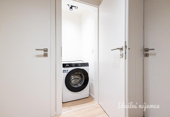 Pronájem bytu 1+kk, Praha - Záběhlice, Za návsí, 29 m2