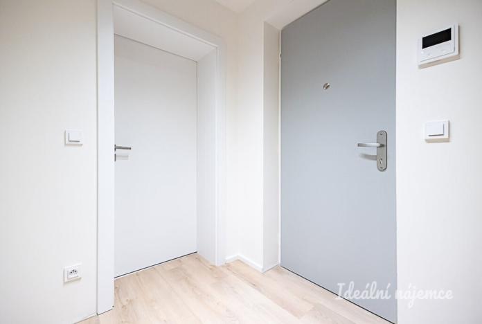 Pronájem bytu 1+kk, Praha - Záběhlice, Za návsí, 29 m2