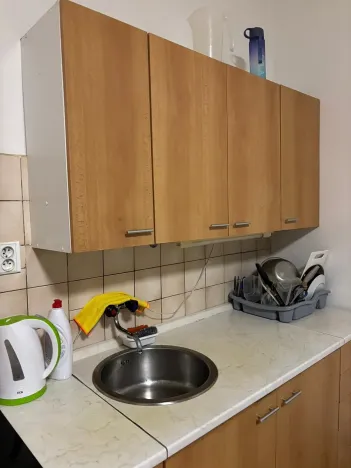 Pronájem bytu 1+kk, Praha, Na dolinách, 30 m2