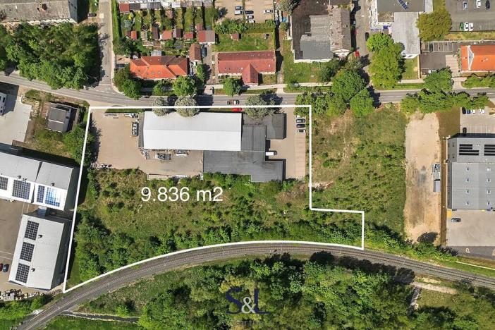 Prodej výrobních prostor, Milovice, Italská, 1819 m2