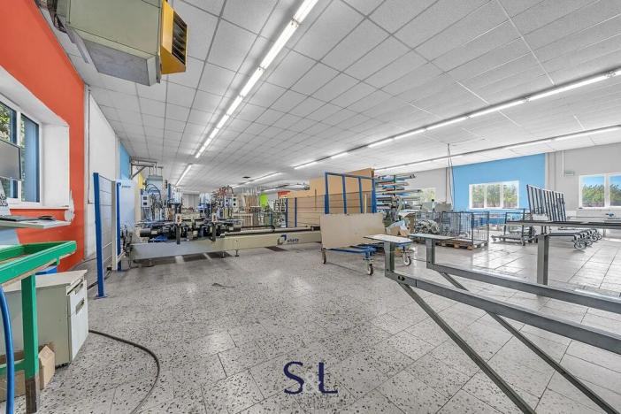 Prodej výrobních prostor, Milovice, Italská, 1819 m2