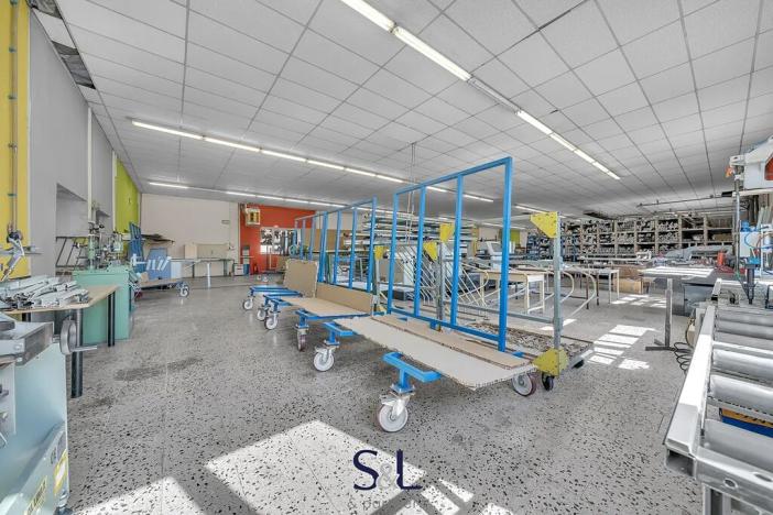 Prodej výrobních prostor, Milovice, Italská, 1819 m2