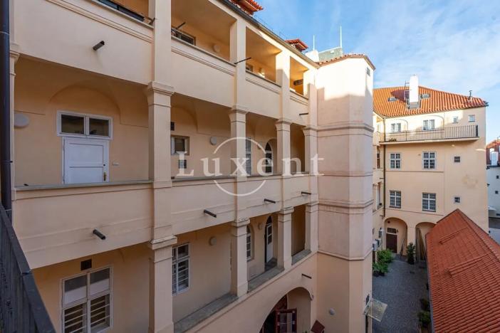 Pronájem bytu 2+1, Praha - Malá Strana, Mostecká, 80 m2