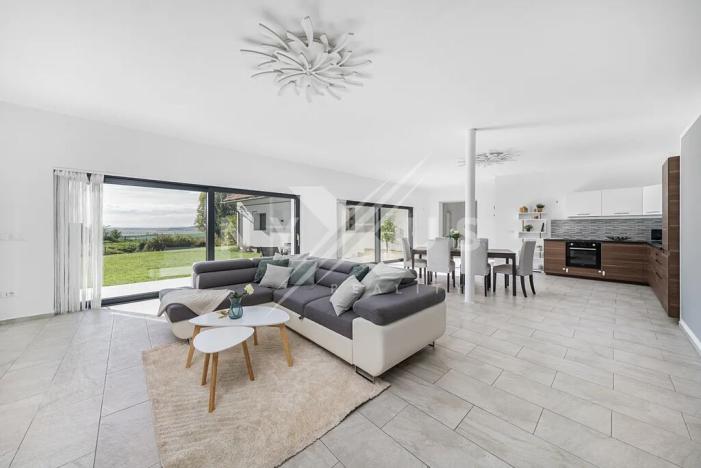 Prodej rodinného domu, Krakovany, 163 m2