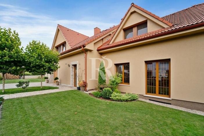 Prodej rodinného domu, Libčany, 280 m2