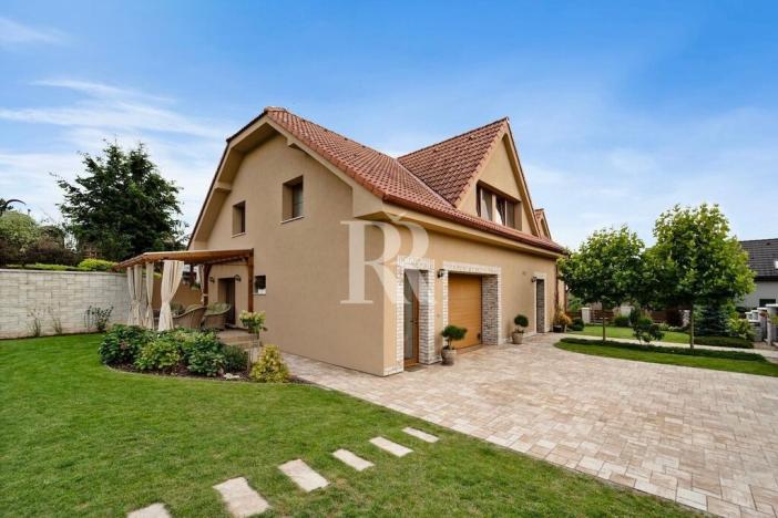 Prodej rodinného domu, Libčany, 280 m2