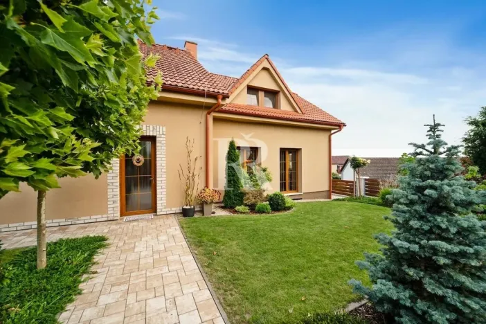 Prodej rodinného domu, Libčany, 280 m2