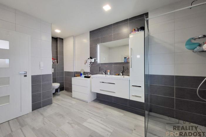 Prodej rodinného domu, Hrádek, 165 m2