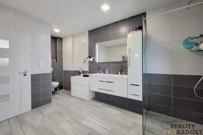 Prodej rodinného domu, Hrádek, 165 m2