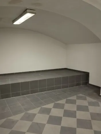 Pronájem skladu, Praha - Vinohrady, Italská, 108 m2