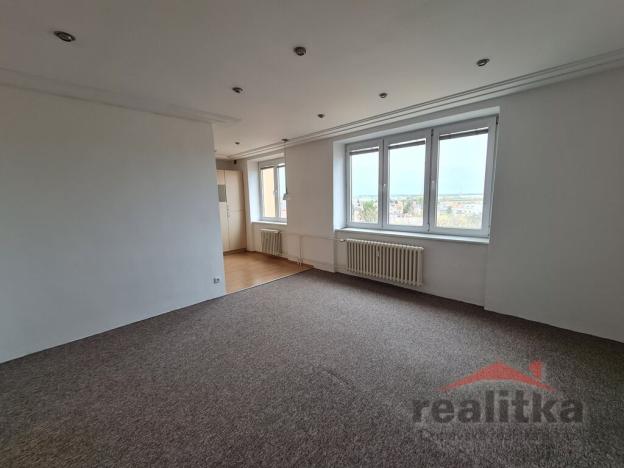 Pronájem bytu 1+1, Opava, Bílovecká, 38 m2