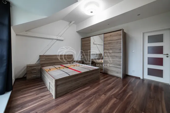 Prodej bytu 5+kk, Holubice, Za Dvorem, 117 m2