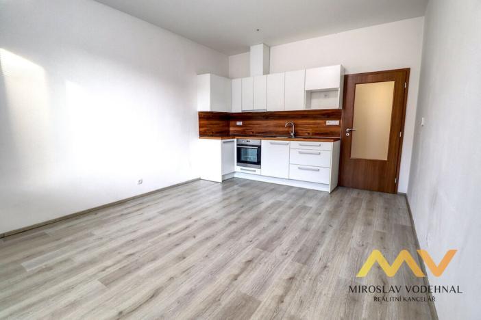 Pronájem bytu 2+kk, Pardubice - Zelené Předměstí, K Višňovce, 58 m2