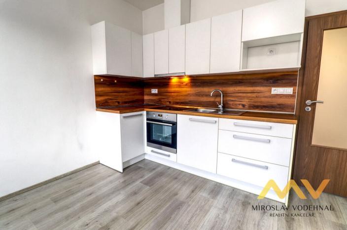 Pronájem bytu 2+kk, Pardubice - Zelené Předměstí, K Višňovce, 58 m2