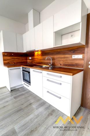 Pronájem bytu 2+kk, Pardubice - Zelené Předměstí, K Višňovce, 58 m2