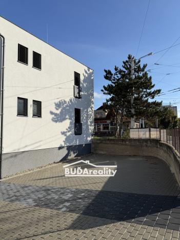 Pronájem kanceláře, Otrokovice, tř. Osvobození, 12 m2