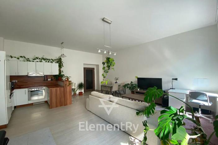 Pronájem bytu 2+kk, Hradec Králové, Komenského, 65 m2