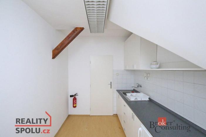 Pronájem kanceláře, Jablonec nad Nisou, Budovatelů, 180 m2