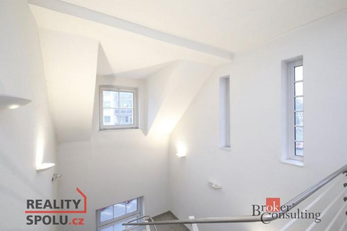 Pronájem kanceláře, Jablonec nad Nisou, Budovatelů, 180 m2