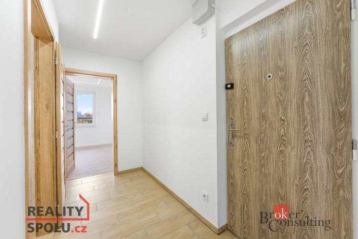 Pronájem bytu 2+kk, Pardubice - Zelené Předměstí, S. K. Neumanna, 53 m2